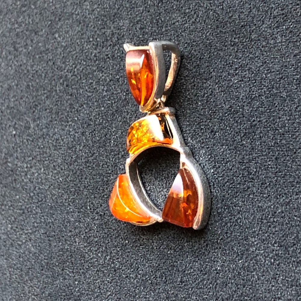 Tri-colored Baltic Amber pendant with silver 925